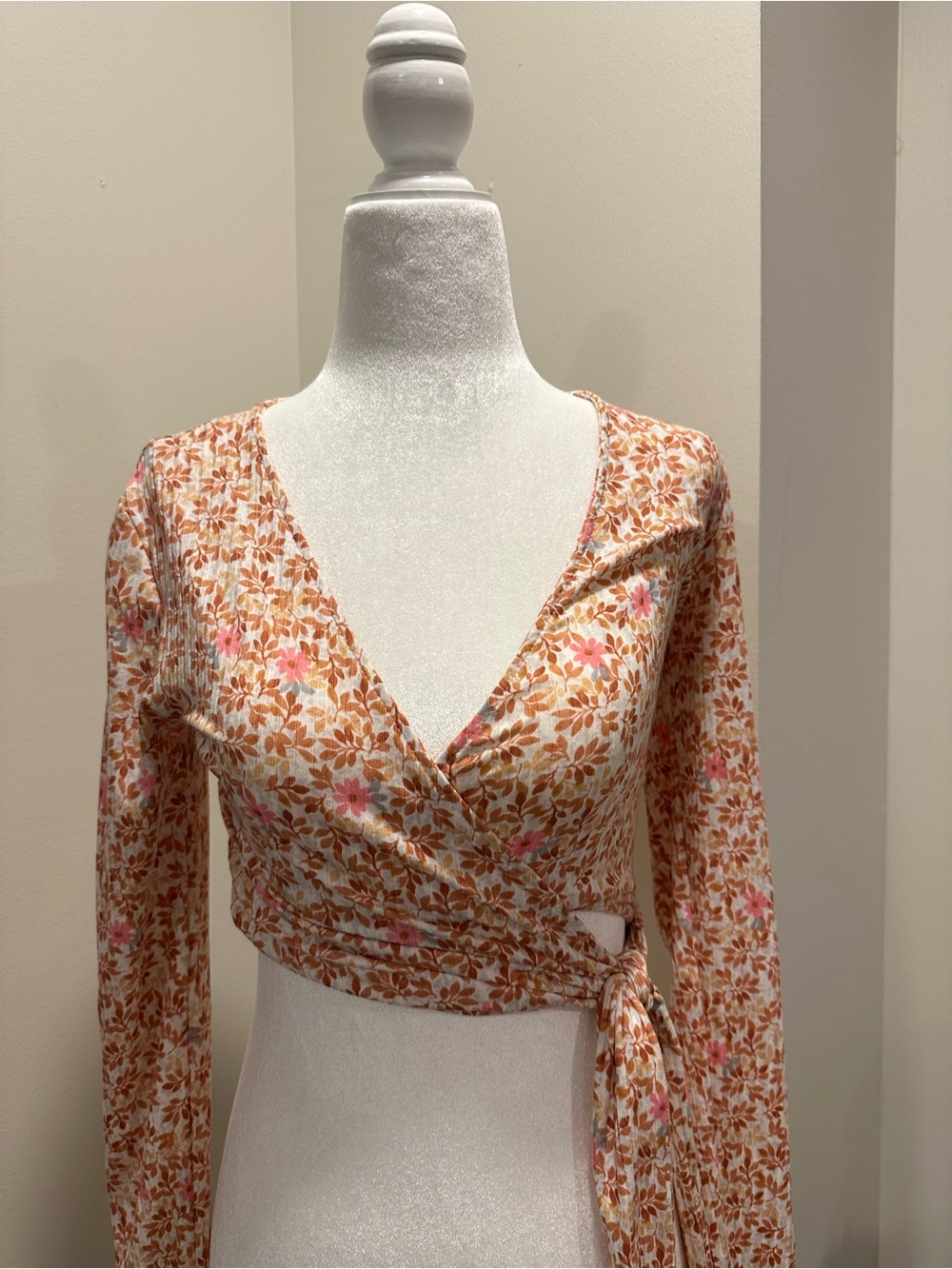 Antistar Floral Ribbed Wrap Crop Top Long Sleeve Tie Waist Small - Picture 3 of 10